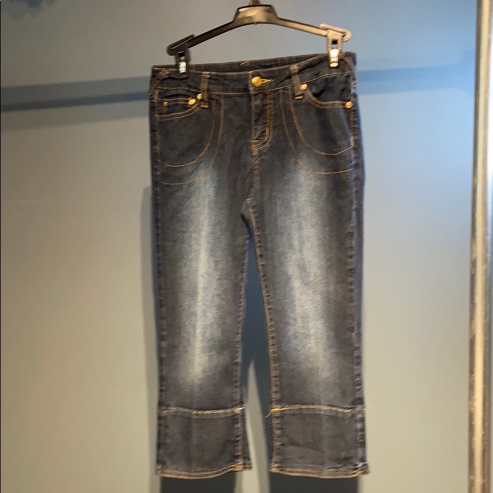 Capri Jeans - Picture 2 of 3